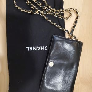 Vintage Chanel wallet with chain
